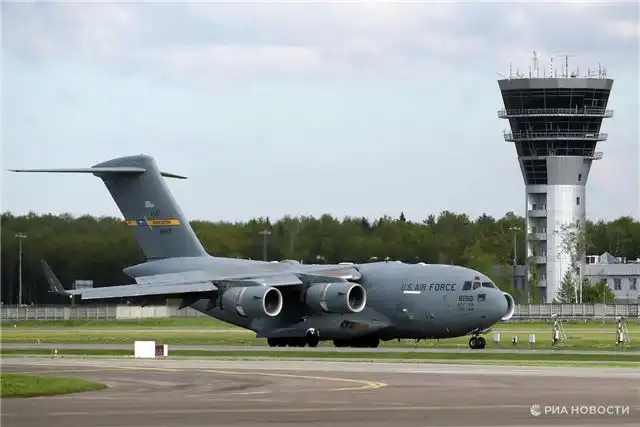 Flightradar24 зафиксировал сигнал бедствия от американского военного самолета над Европой