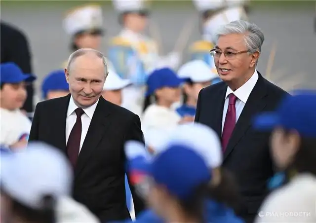 Токаев направил теплые поздравления Путину в честь Дня России