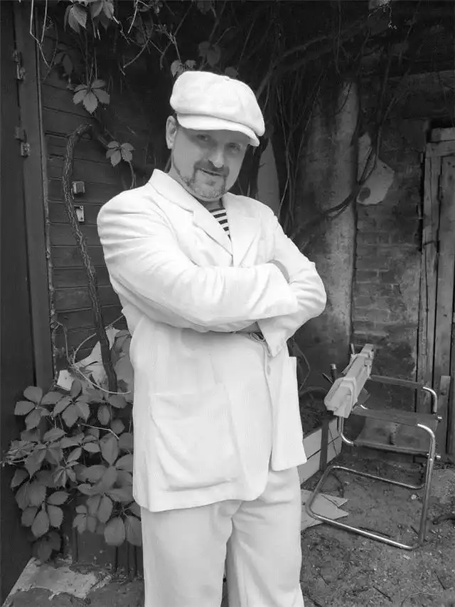 Знаменитый исполнитель из "Тайны следствия" Александр Хомик скончался в 50 лет