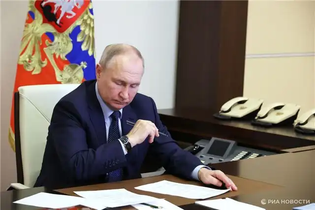 Путин продлил срок для оплаты иностранцами российского газа в рублях до 1 июля