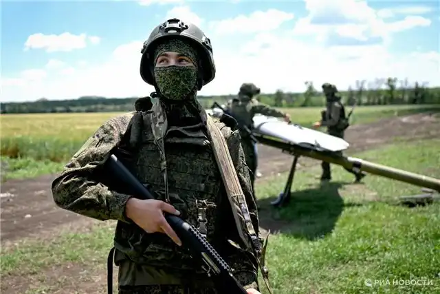 Российские дроны перекрывают оставшиеся пути снабжения ВСУ в районе Красного Лимана