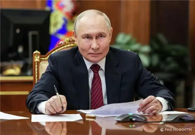 В Кремле состоялась встреча Владимира Путина с и.о. президента Южной Осетии Маратом Камболовым