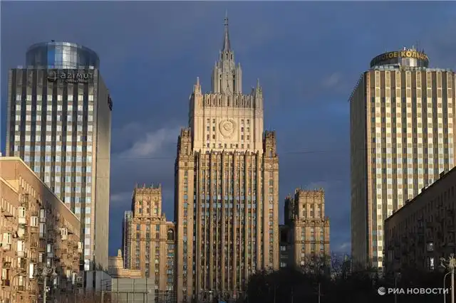 Лавров и министр иностранных дел ОАЭ выступили за немедленное прекращение боевых действий в районе Персидского залива