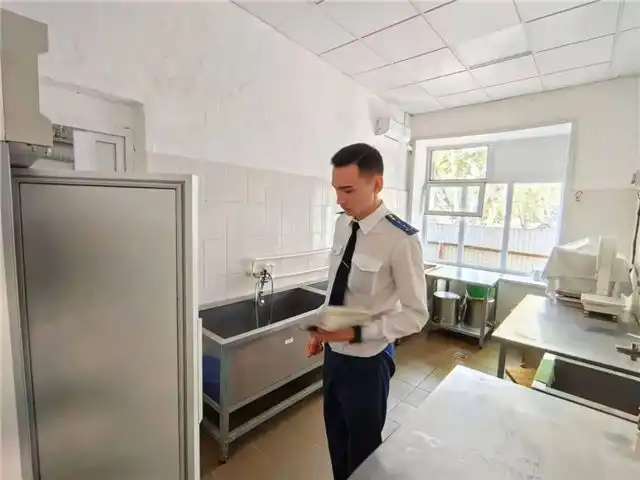 В Омской области массово госпитализировали детей и персонал лагеря из-за вспышки заболевания