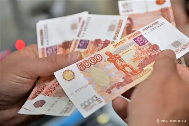Топ профессий в стратегии с рекордными июньскими зарплатами